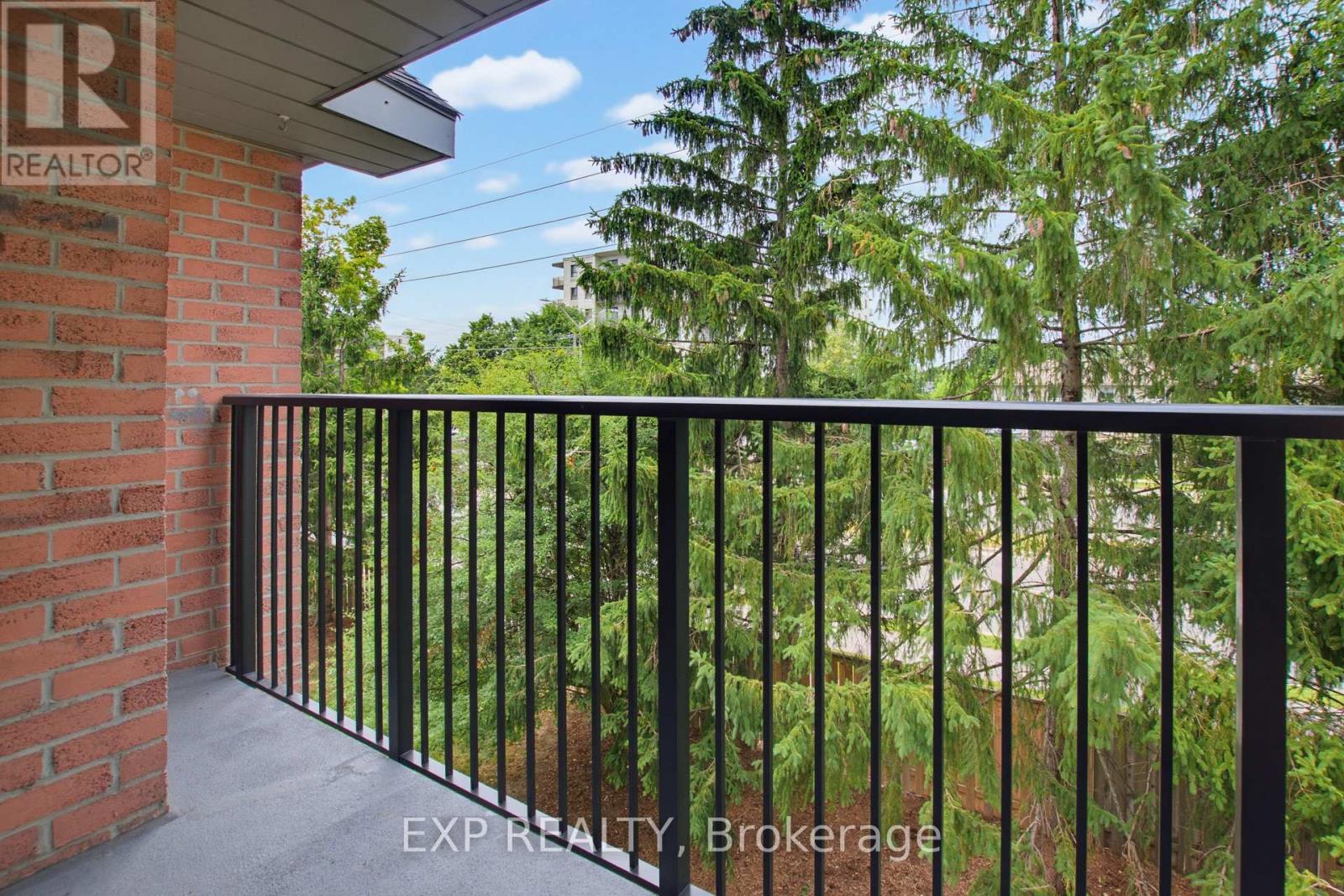 #106 144 CONWAY DRIVE - 22