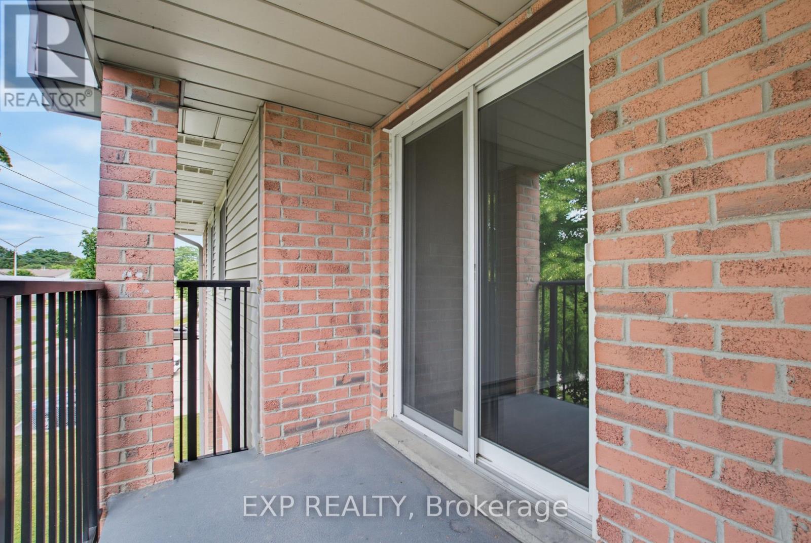 #106 144 CONWAY DRIVE - 23