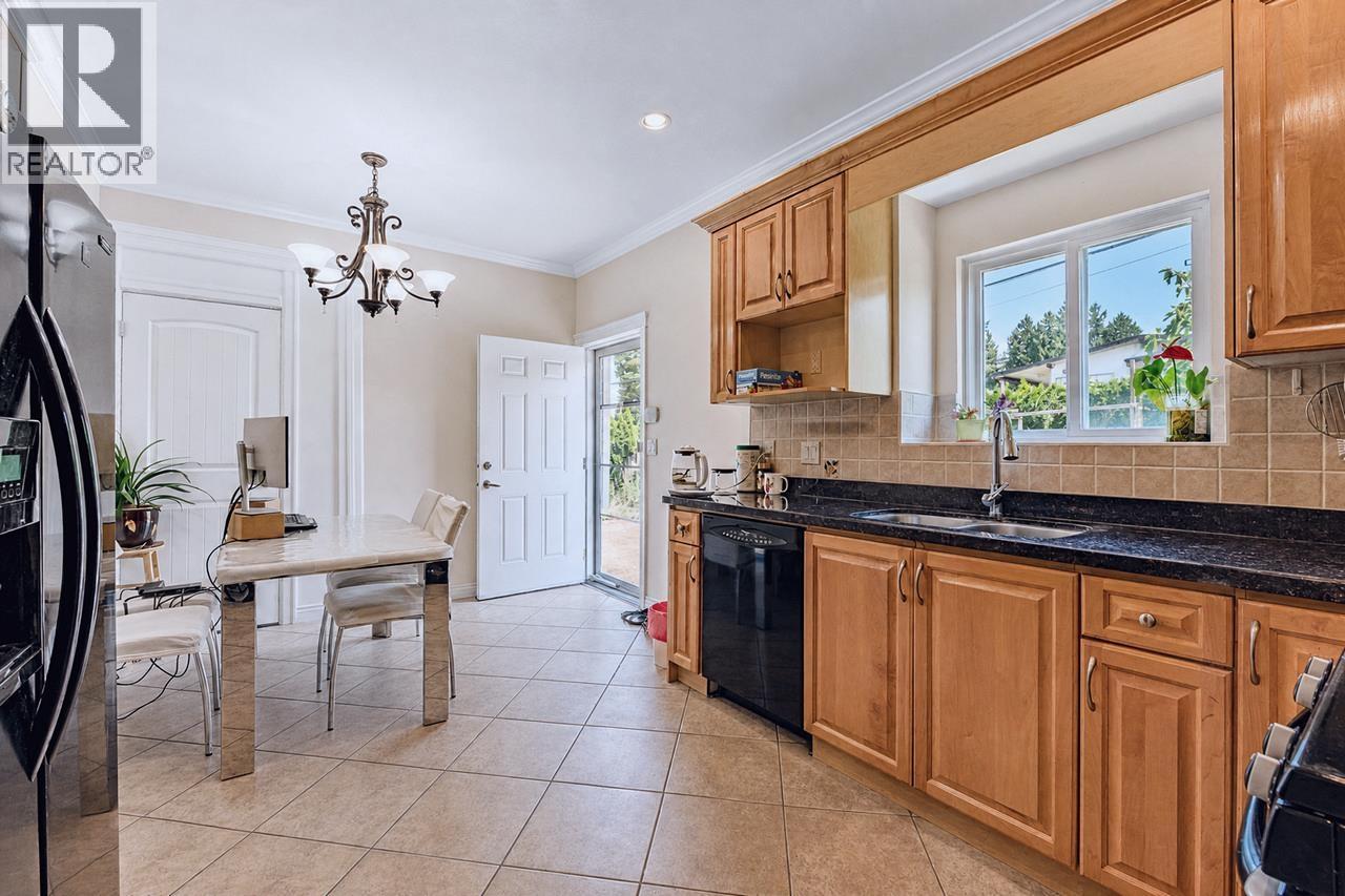 4 Bed, 4 Bath House for Sale in Burnaby – 6890 KOALA CRESCENT, Burnaby – MLS# R3144031 - Image 16