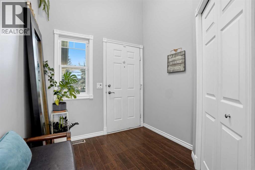 20 Somercrest Grove SW, Somerset, Calgary photo 2