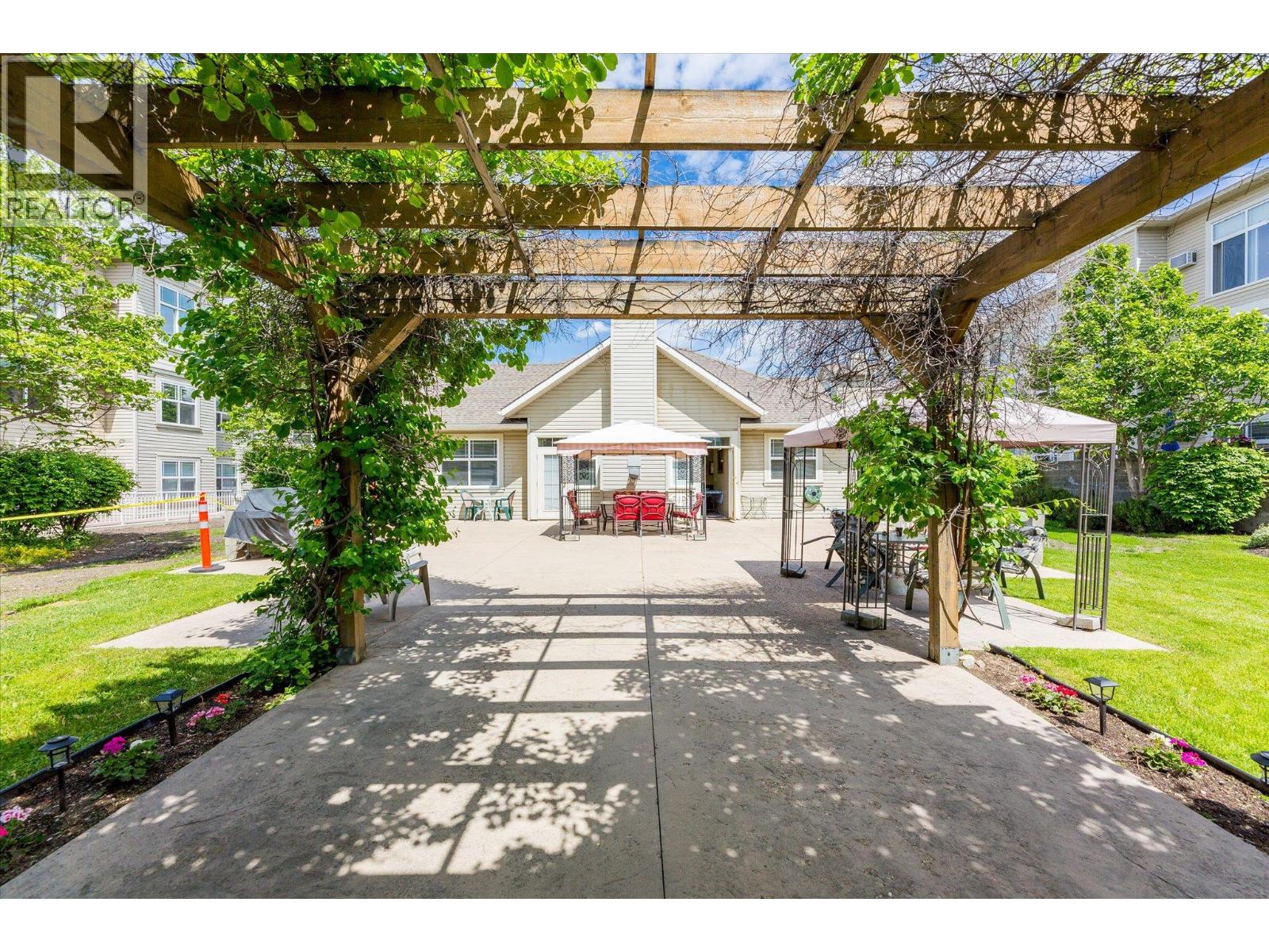 #106 555 Houghton Road - 36