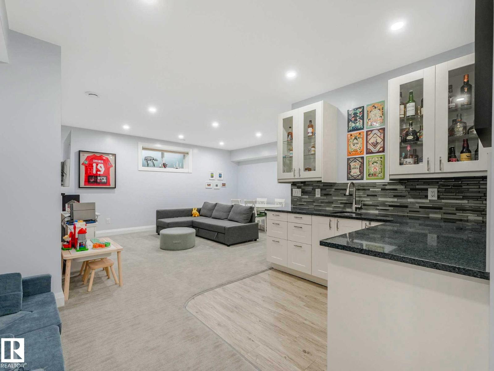 9330 83 ST NW - 40