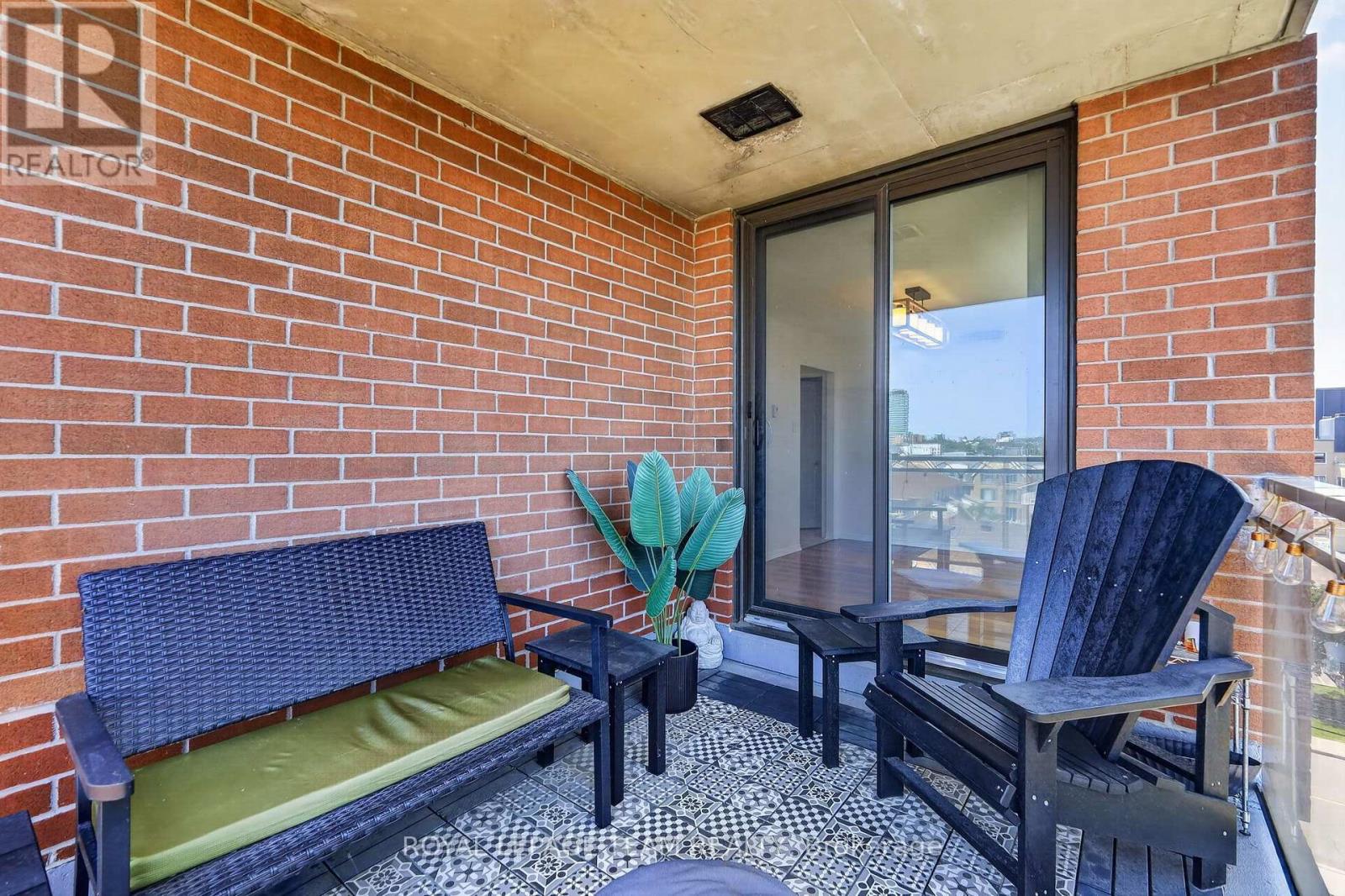 #601 215 PARKDALE AVENUE - 15