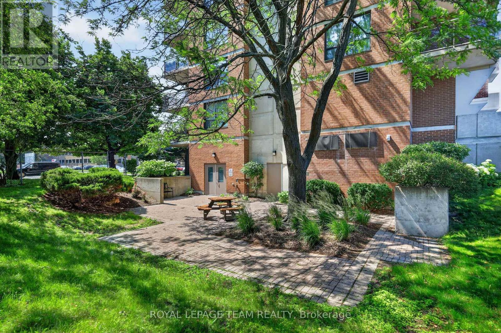 #601 215 PARKDALE AVENUE - 28