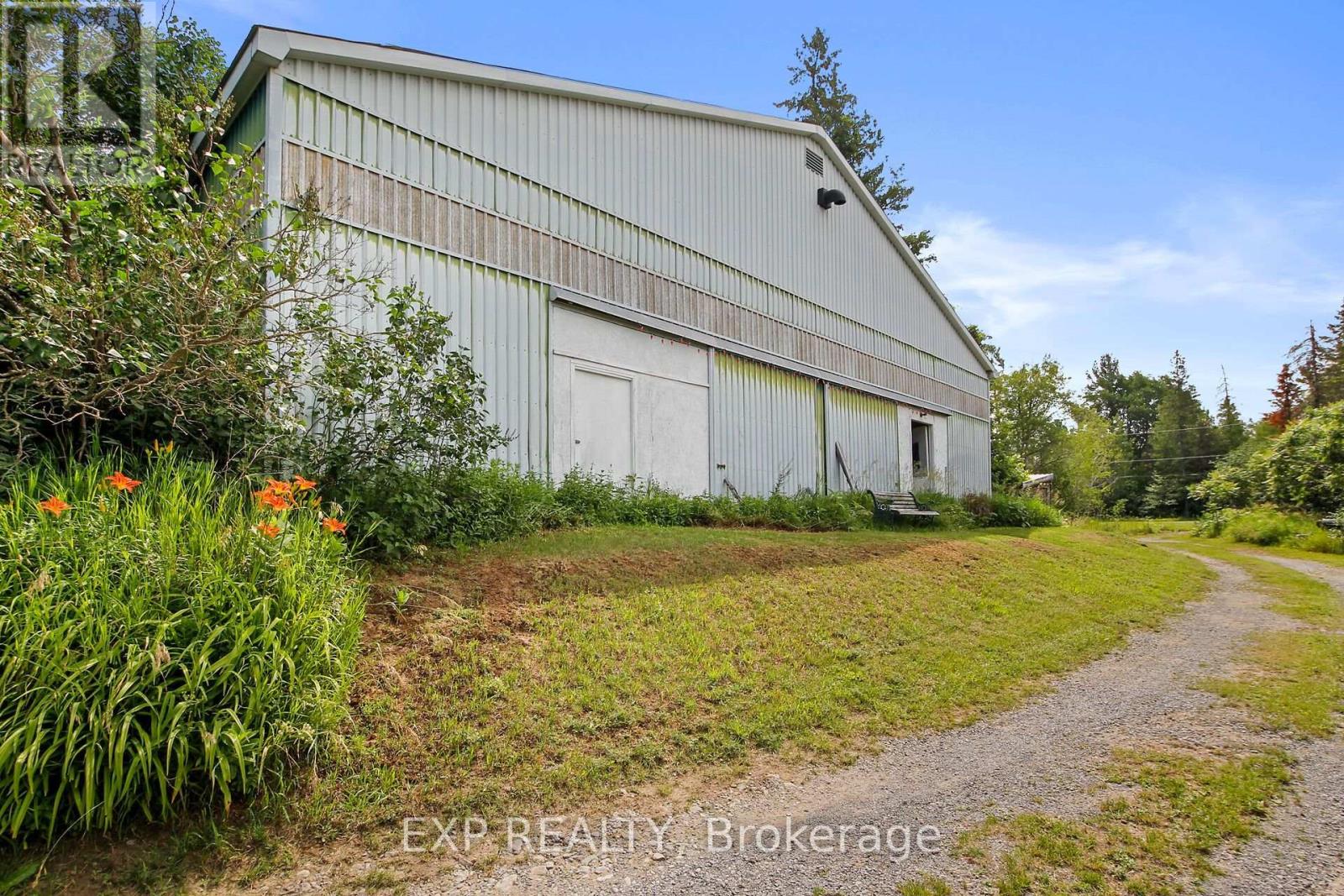 1798 BURNT LANDS ROAD, Ottawa. Luxury613. By Peter Sagos - Image 33