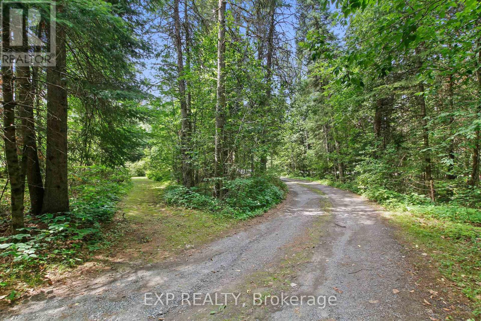 1798 BURNT LANDS ROAD, Ottawa. Luxury613. By Peter Sagos - Image 41