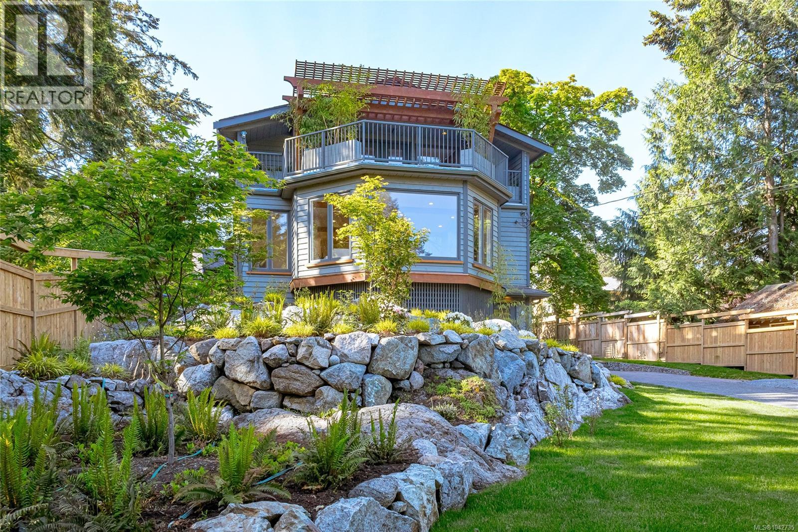 4906 Cordova Bay Rd - 1
