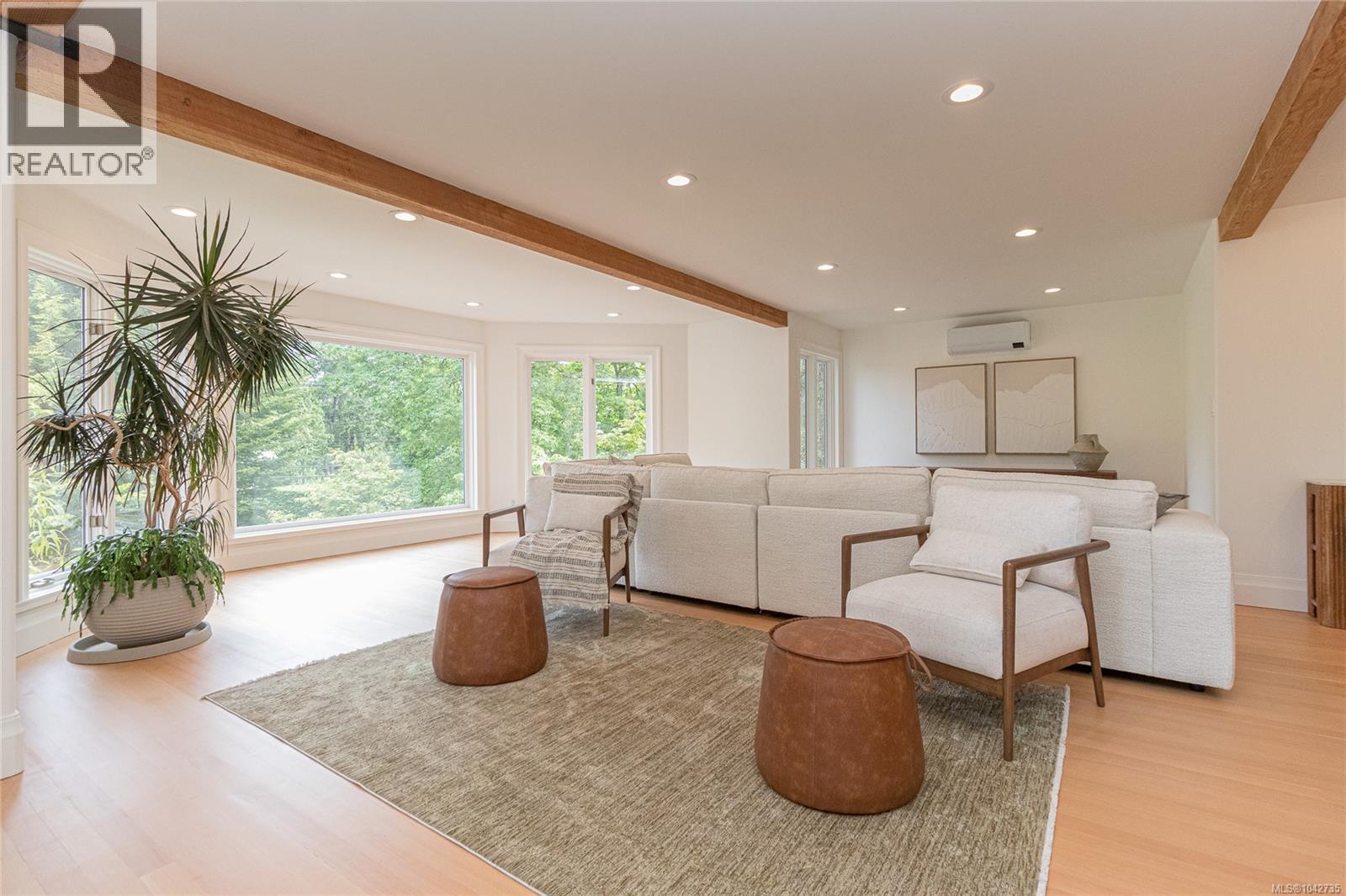 4906 Cordova Bay Rd - 15