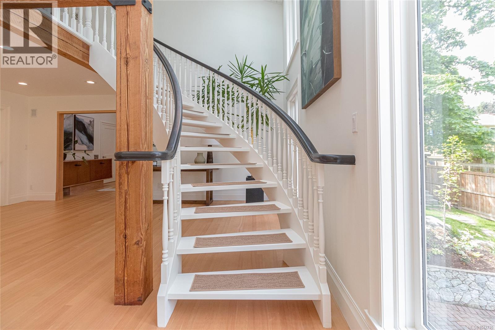 4906 Cordova Bay Rd - 16