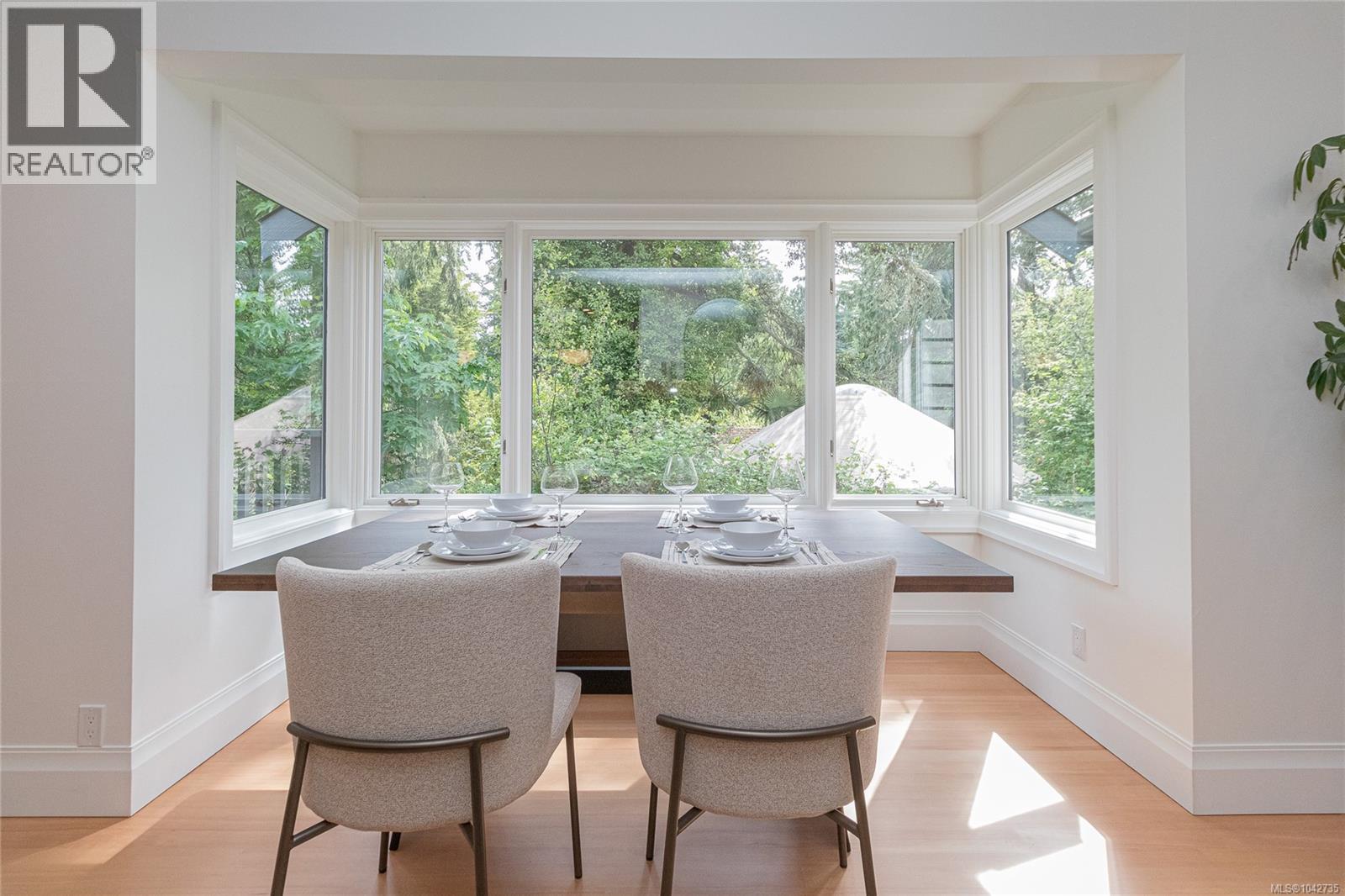 4906 Cordova Bay Rd - 18