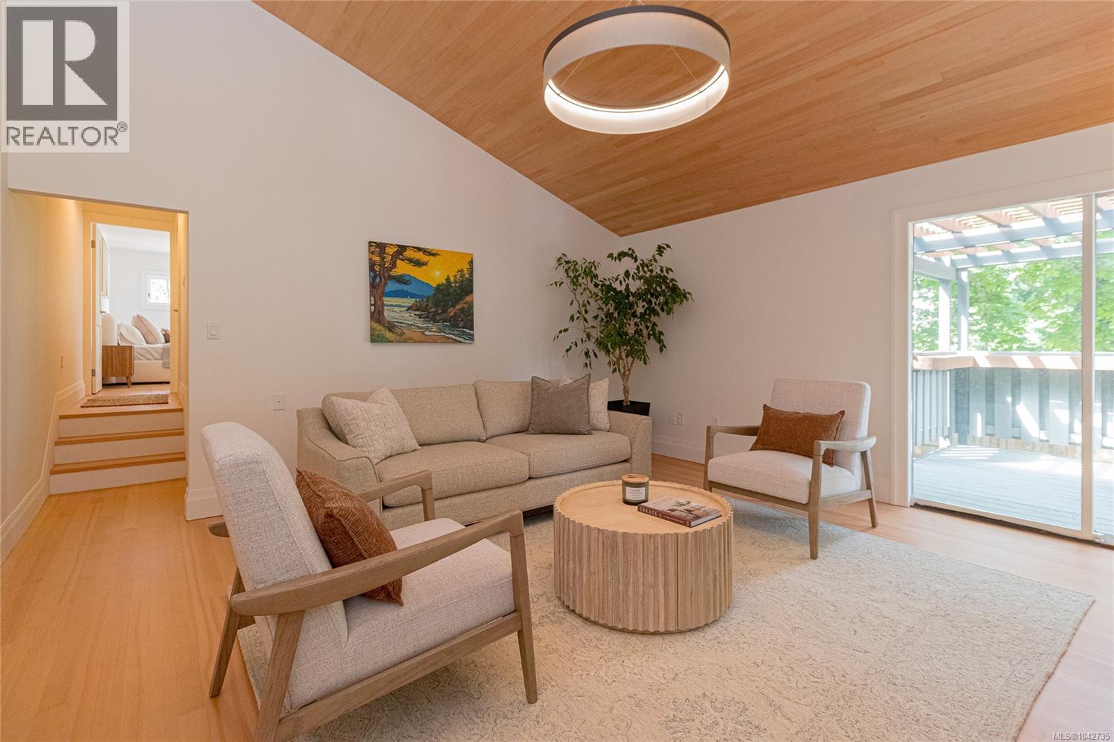 4906 Cordova Bay Rd - 25