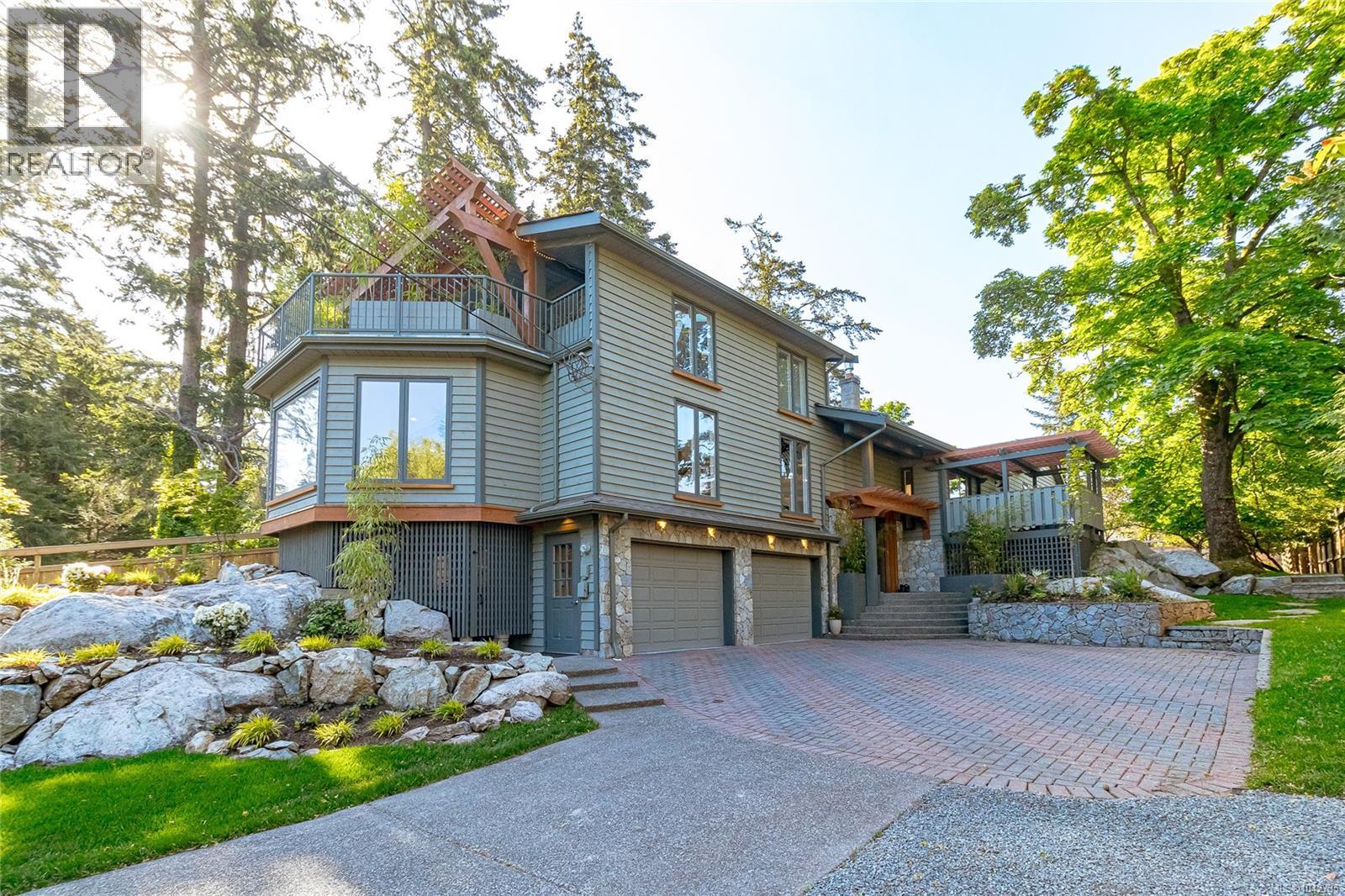4906 Cordova Bay Rd - 3
