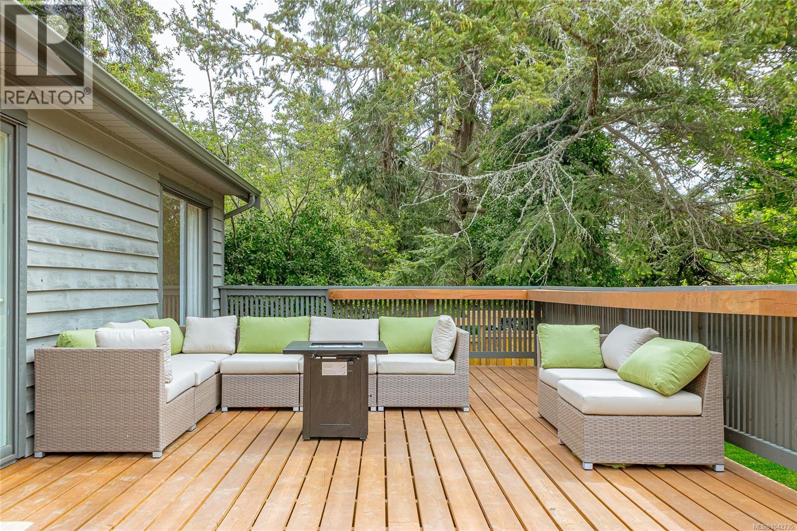 4906 Cordova Bay Rd - 49
