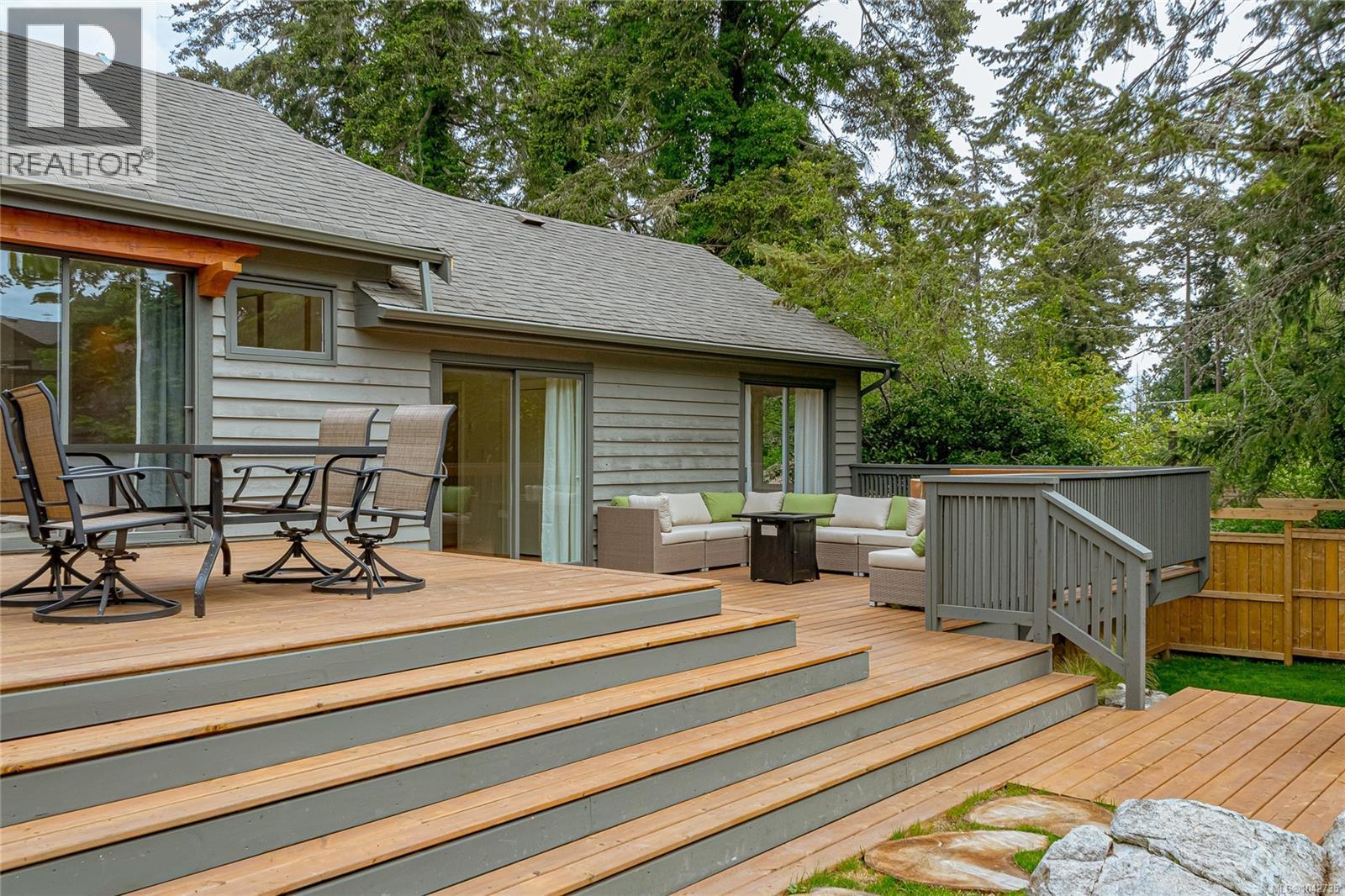 4906 Cordova Bay Rd - 50