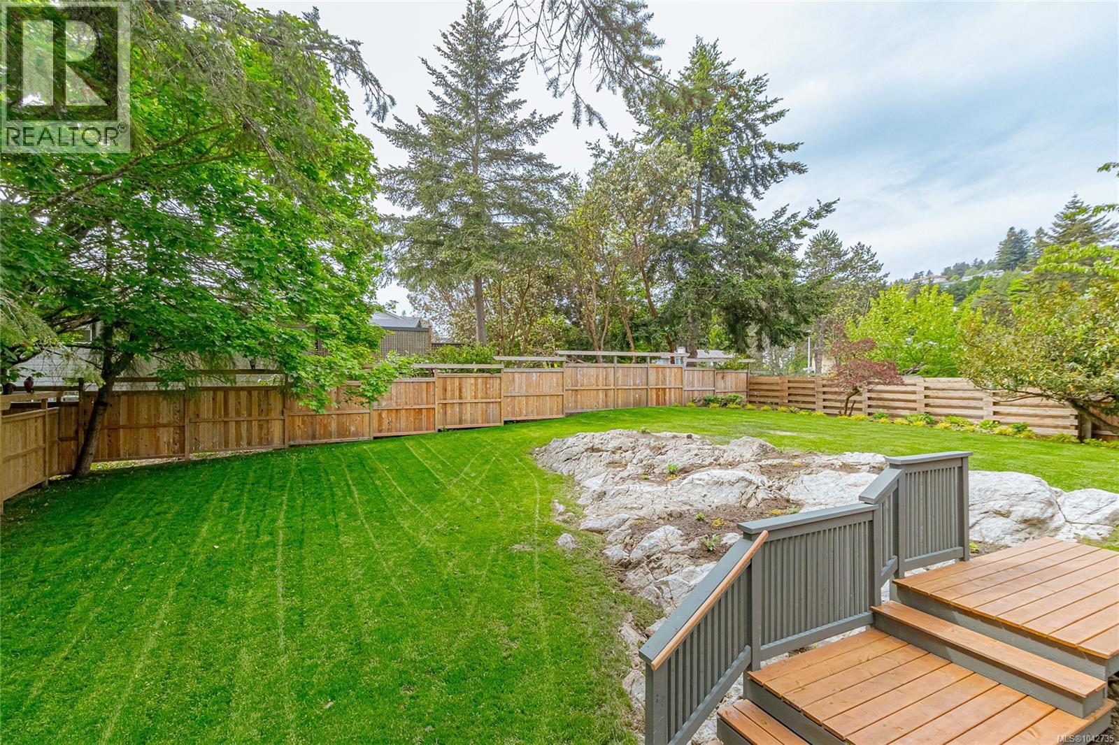 4906 Cordova Bay Rd - 51