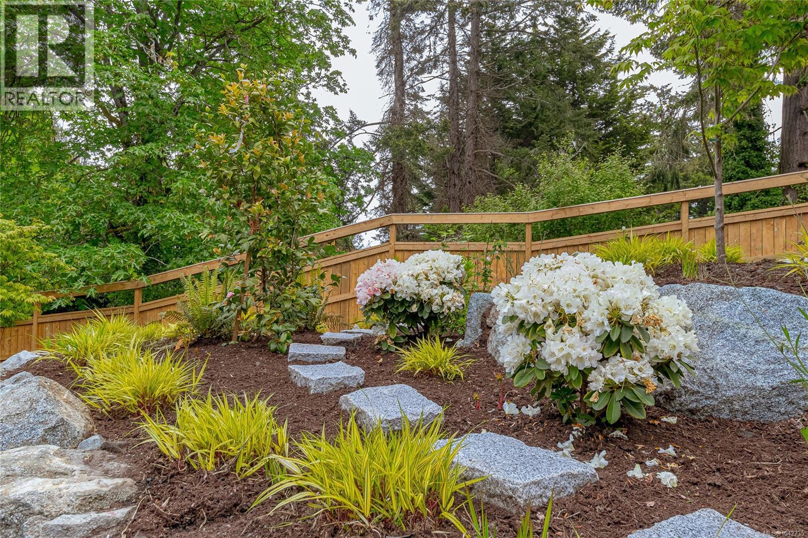 4906 Cordova Bay Rd - 55