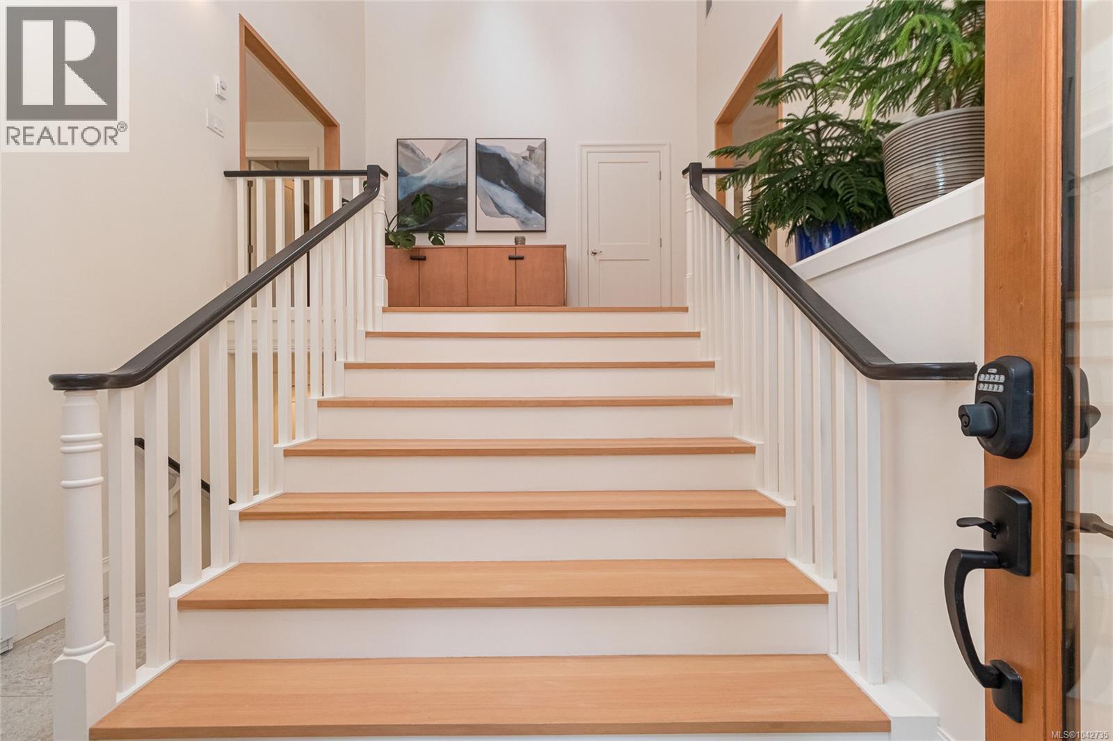 4906 Cordova Bay Rd - 7