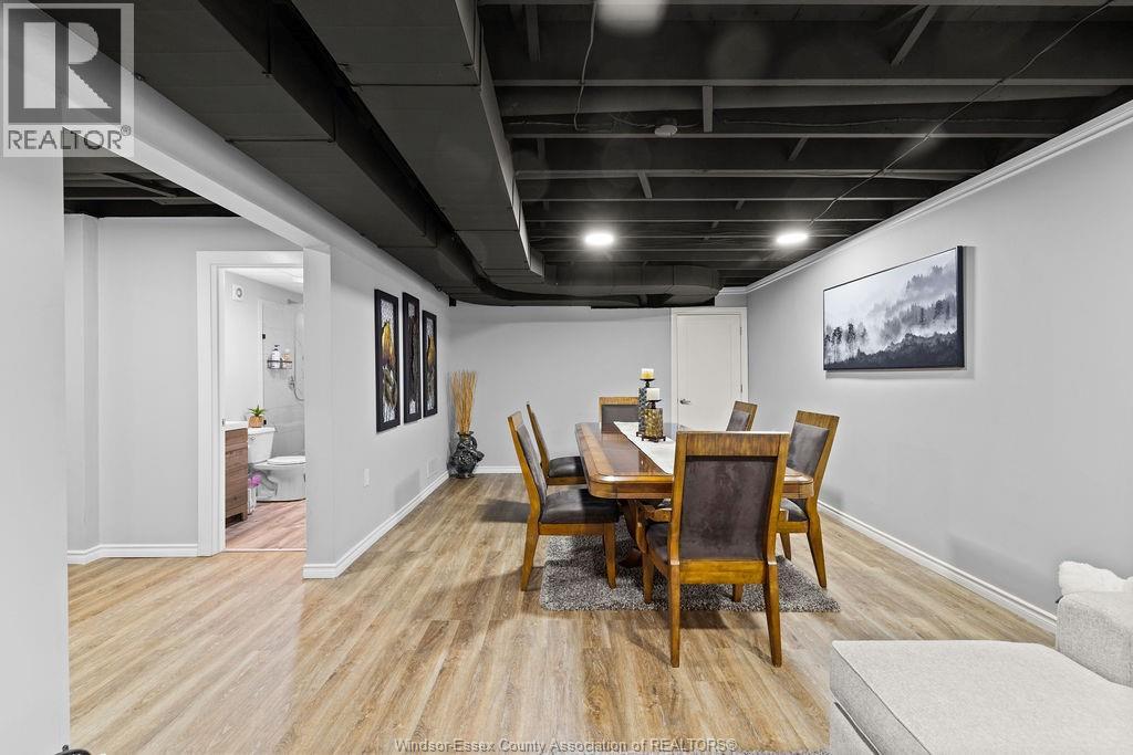 940 WESTWOOD DRIVE - 33