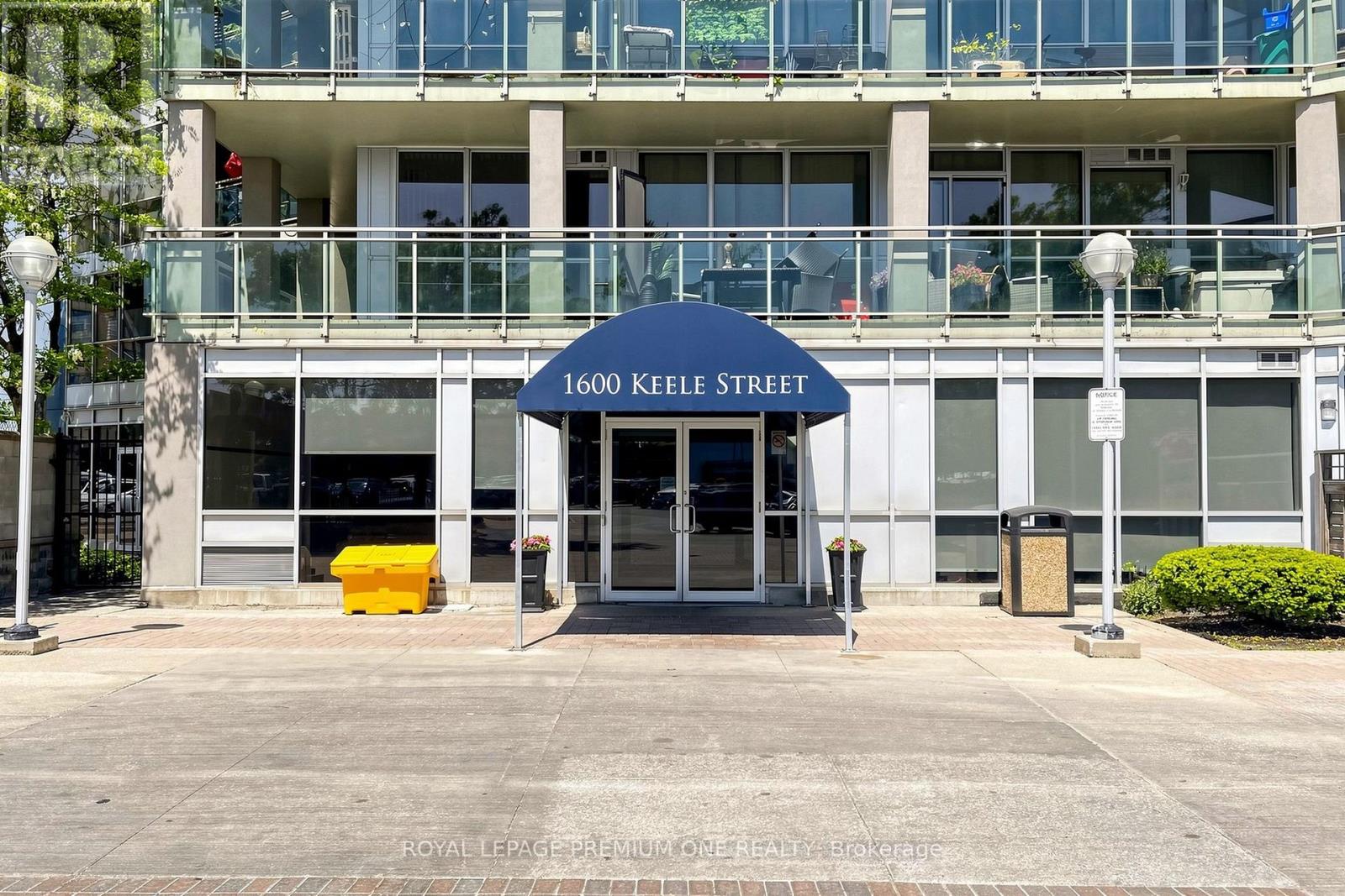 #913 1600 KEELE STREET - 1