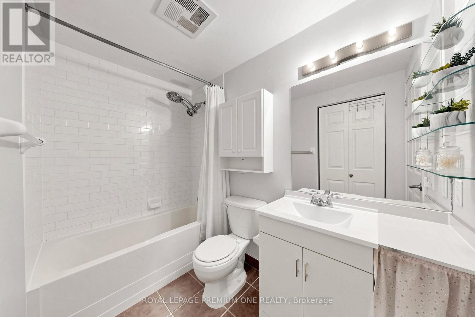 #913 1600 KEELE STREET - 15