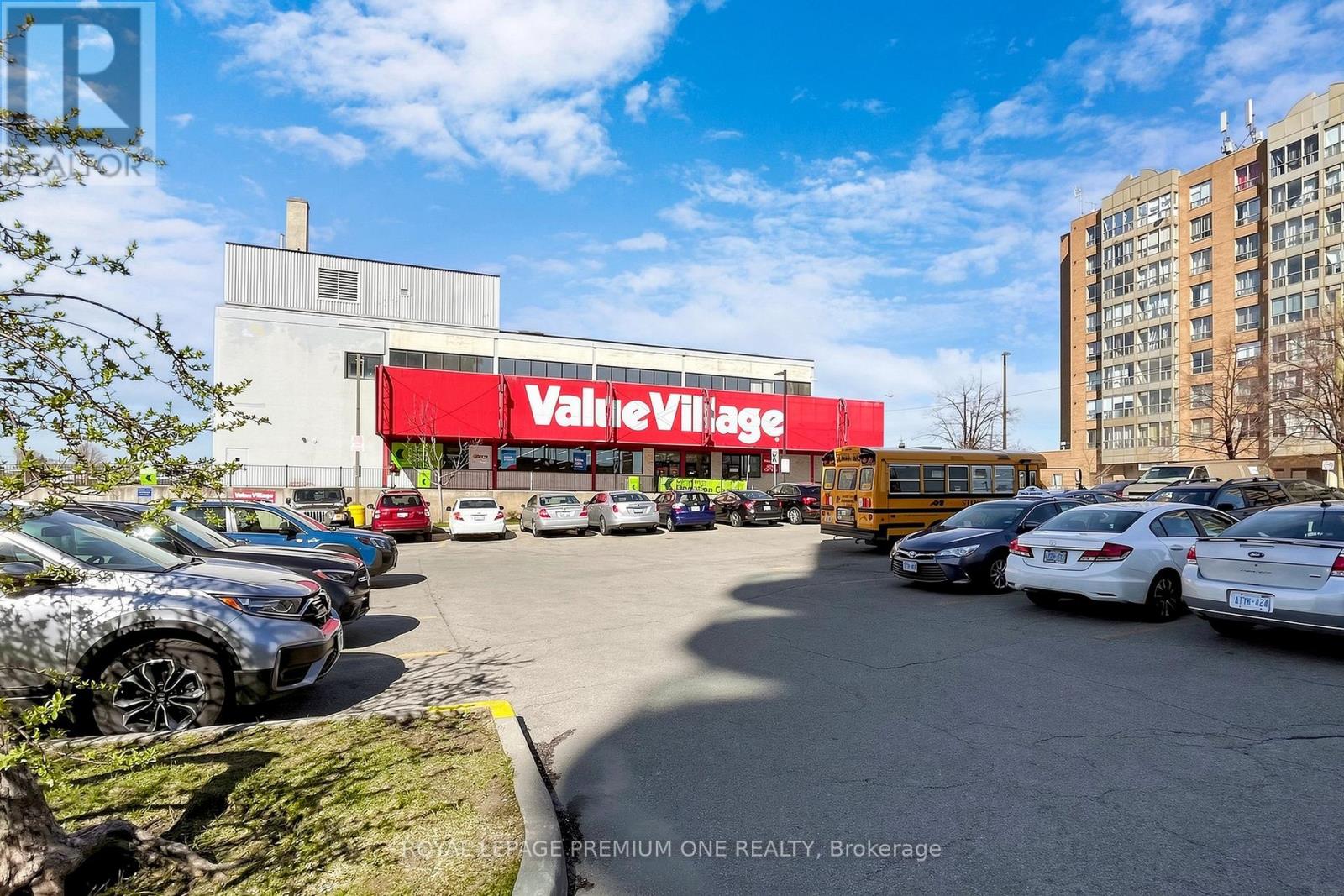 #913 1600 KEELE STREET - 28