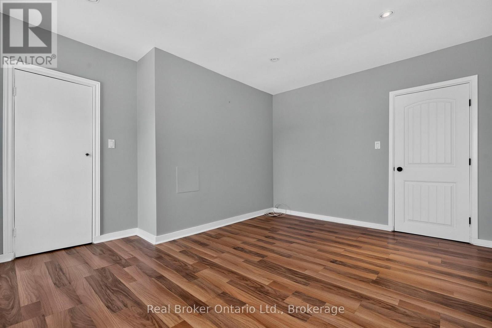 17 PEEL STREET - Image 19