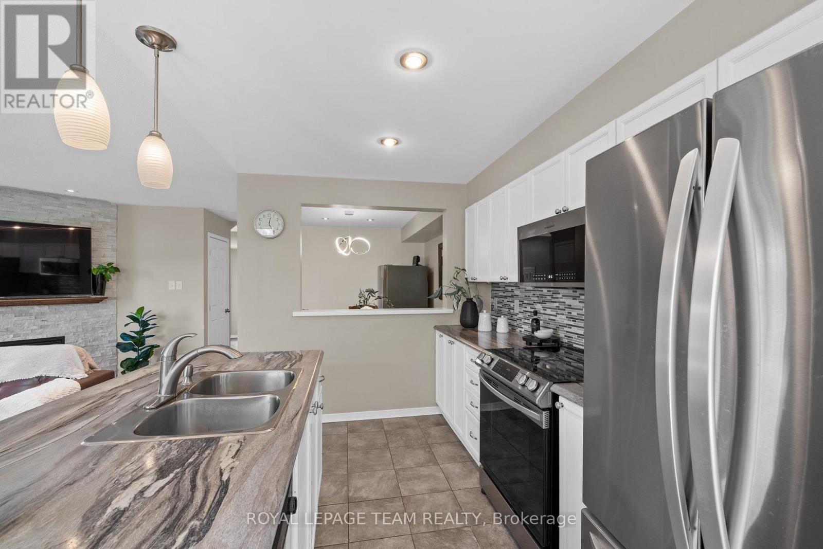 3 Bed, 3 Bath House for Sale in Ottawa – 348 BRIGITTA STREET, Ottawa – MLS# X13538458 - Image 35