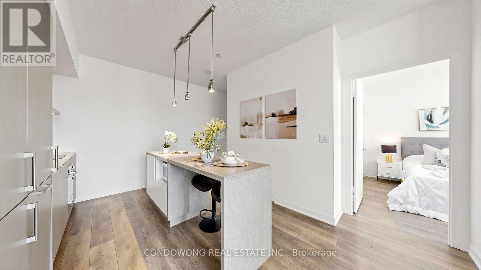 #4905 100 HARBOUR STREET - 10