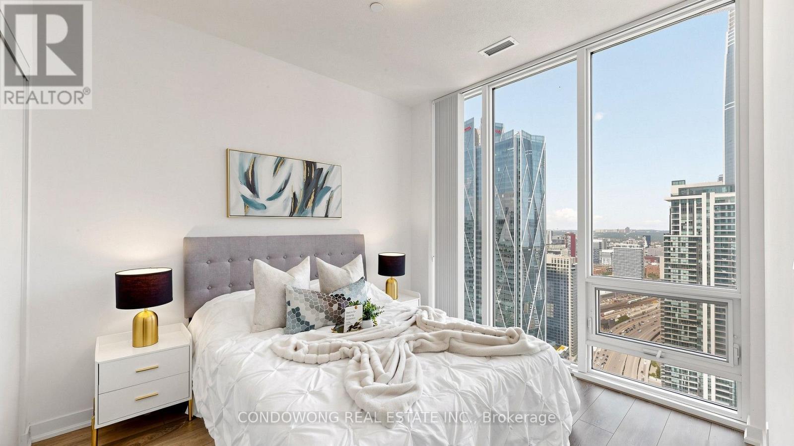 #4905 100 HARBOUR STREET - 14