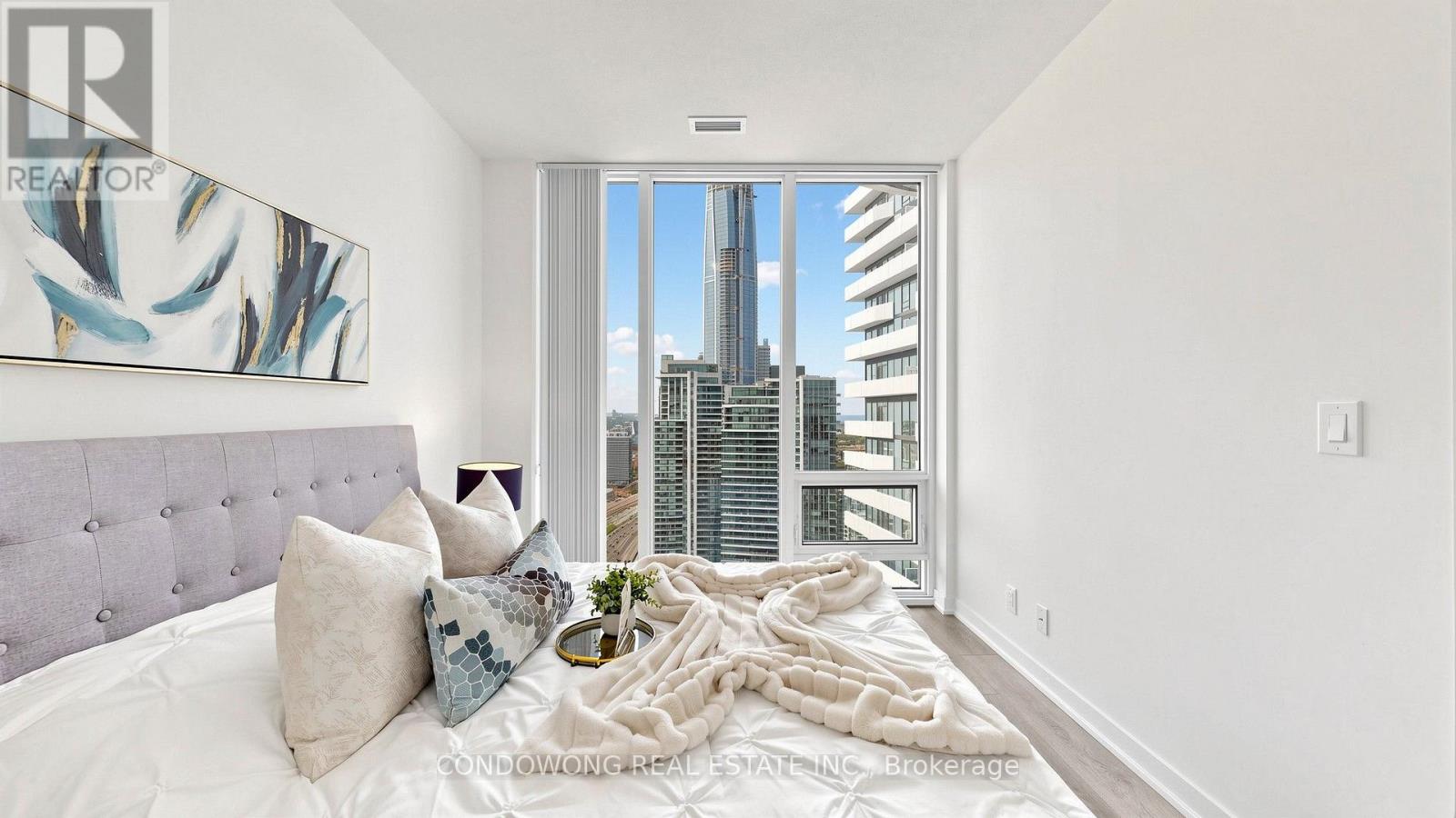 #4905 100 HARBOUR STREET - 15