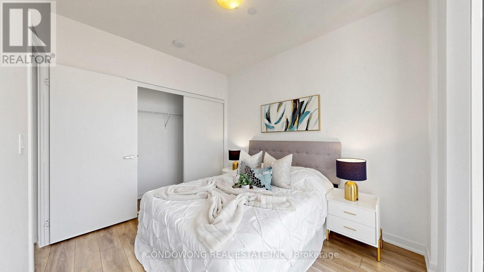 #4905 100 HARBOUR STREET - 17