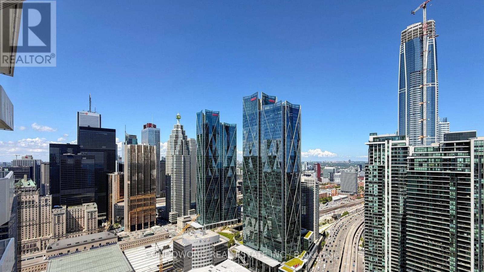 #4905 100 HARBOUR STREET - 28