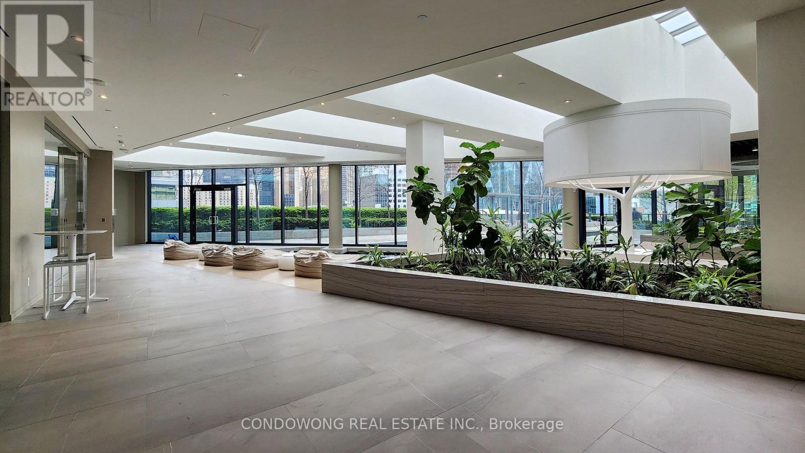 #4905 100 HARBOUR STREET - 36