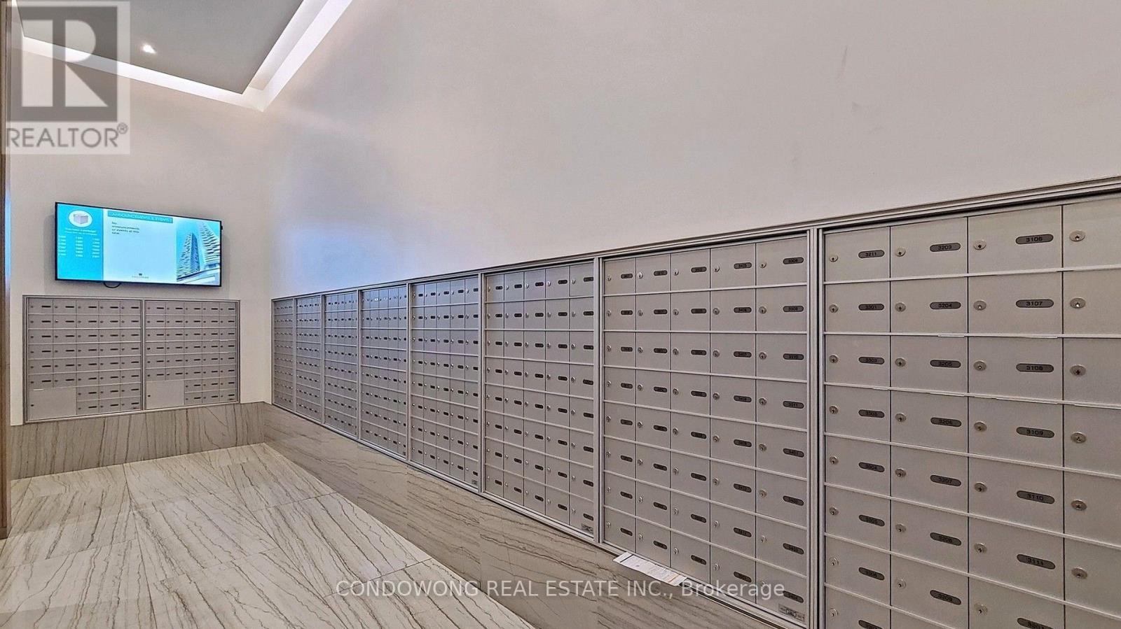 #4905 100 HARBOUR STREET - 38