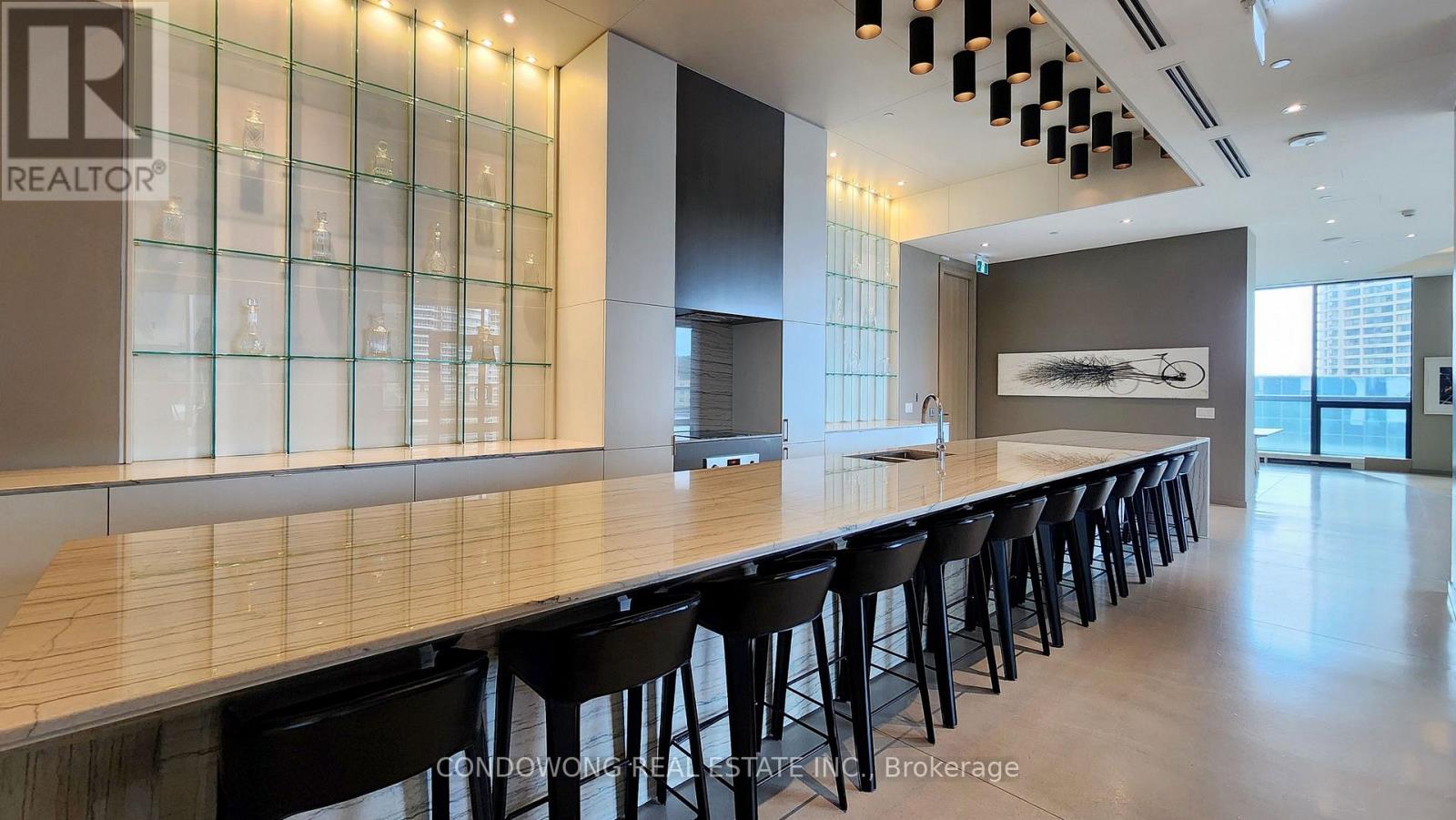 #4905 100 HARBOUR STREET - 40