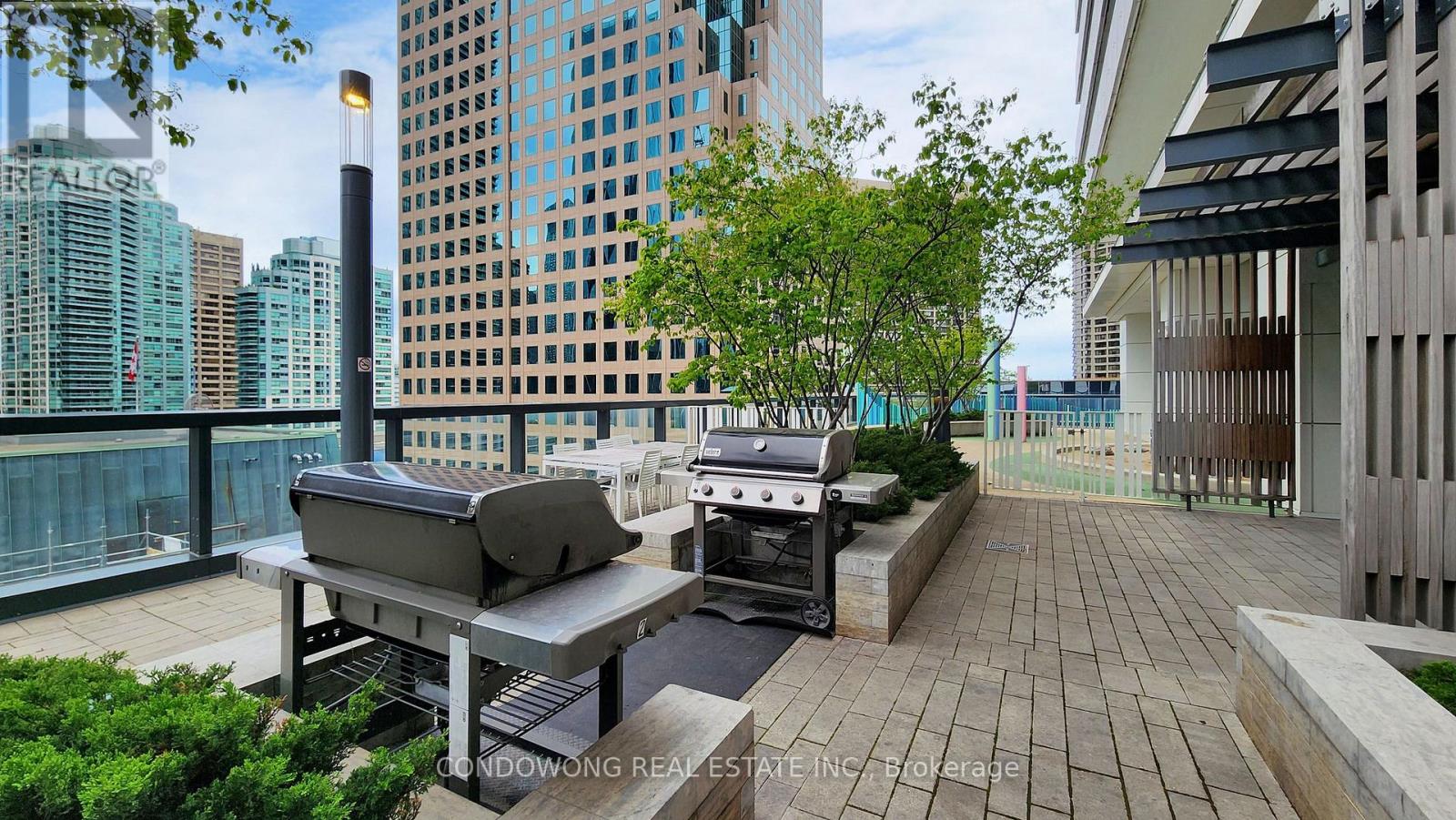 #4905 100 HARBOUR STREET - 42