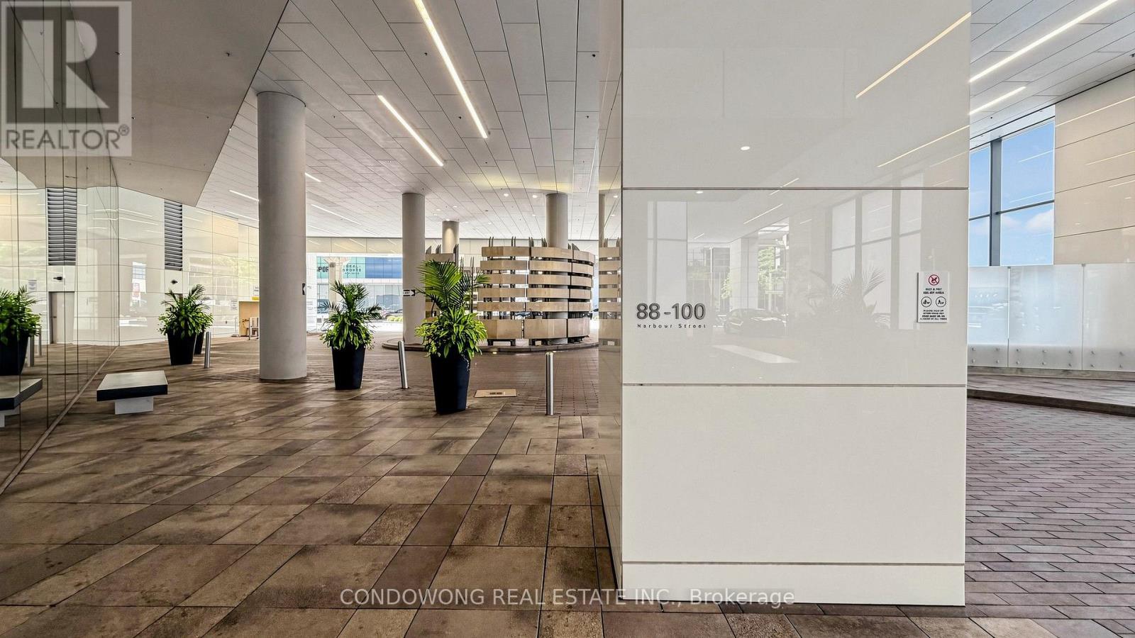 #4905 100 HARBOUR STREET - 46