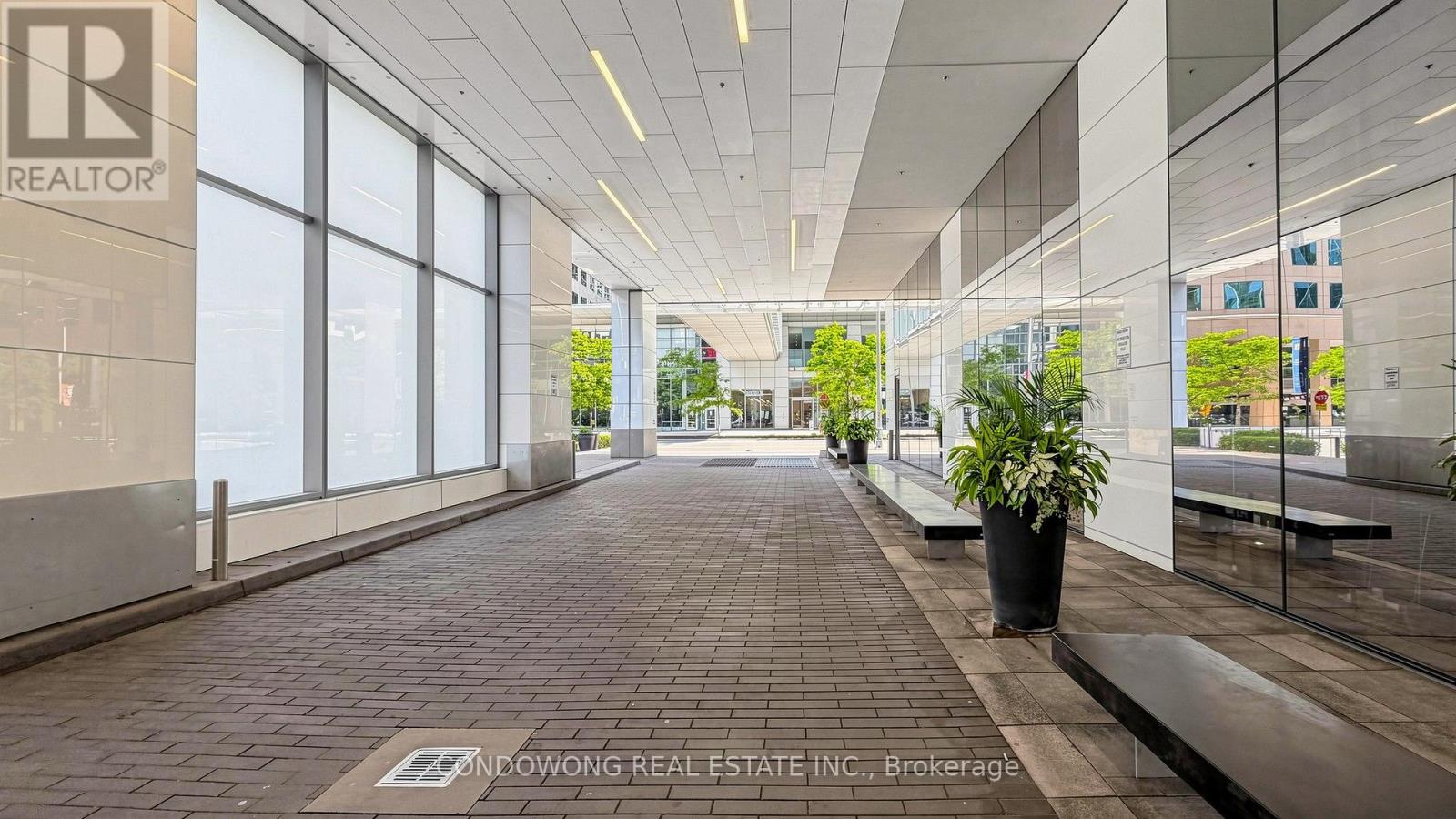 #4905 100 HARBOUR STREET - 47