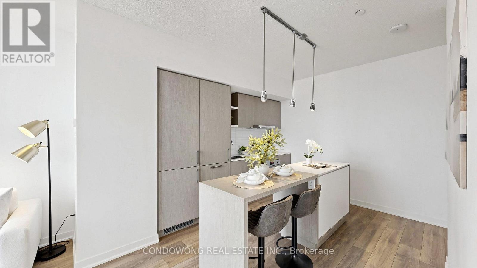 #4905 100 HARBOUR STREET - 8