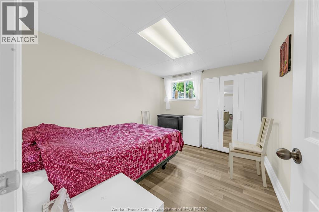 1039 SILVERDALE - 36