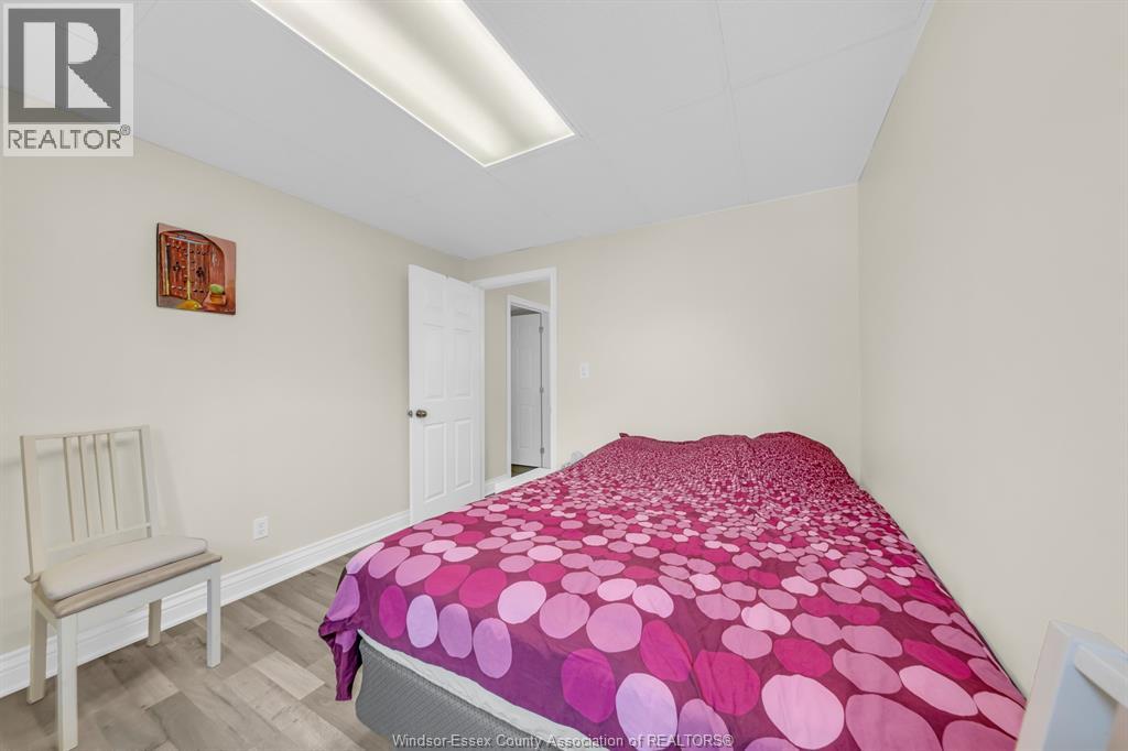 1039 SILVERDALE - 37