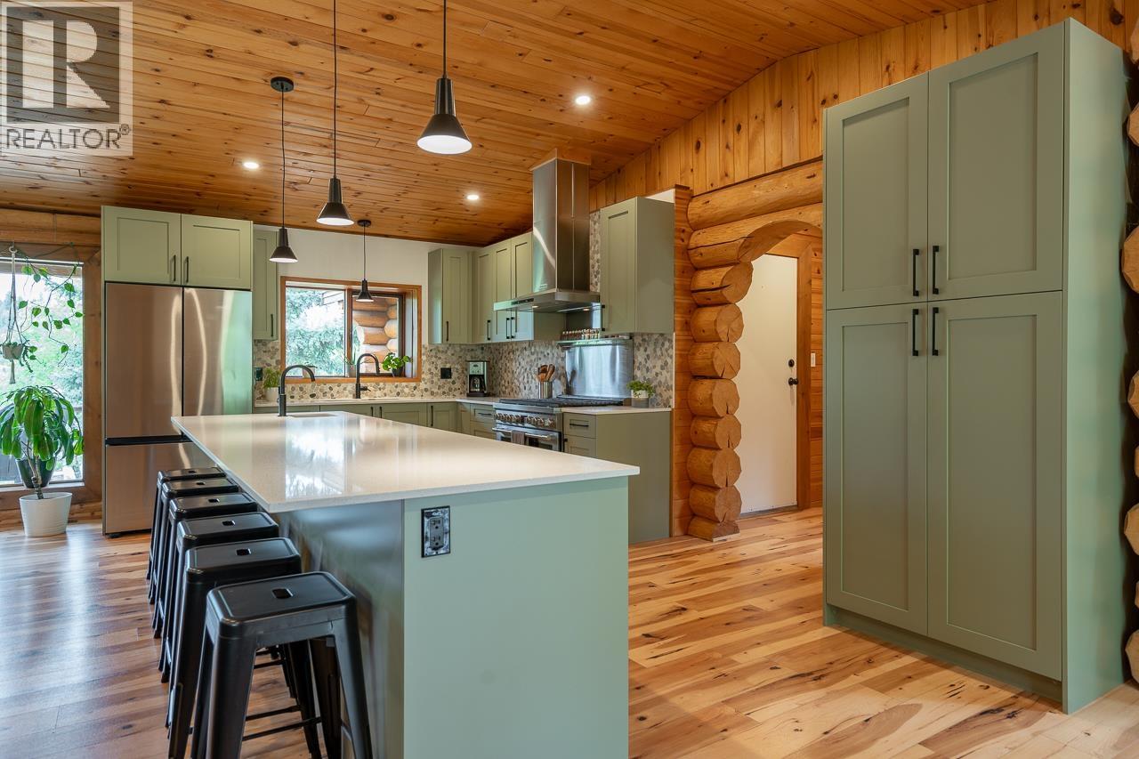 5172 KALLUM DRIVE - 7