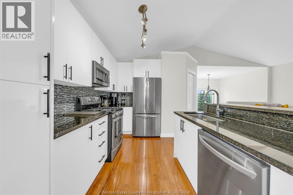 1039 SILVERDALE - 16