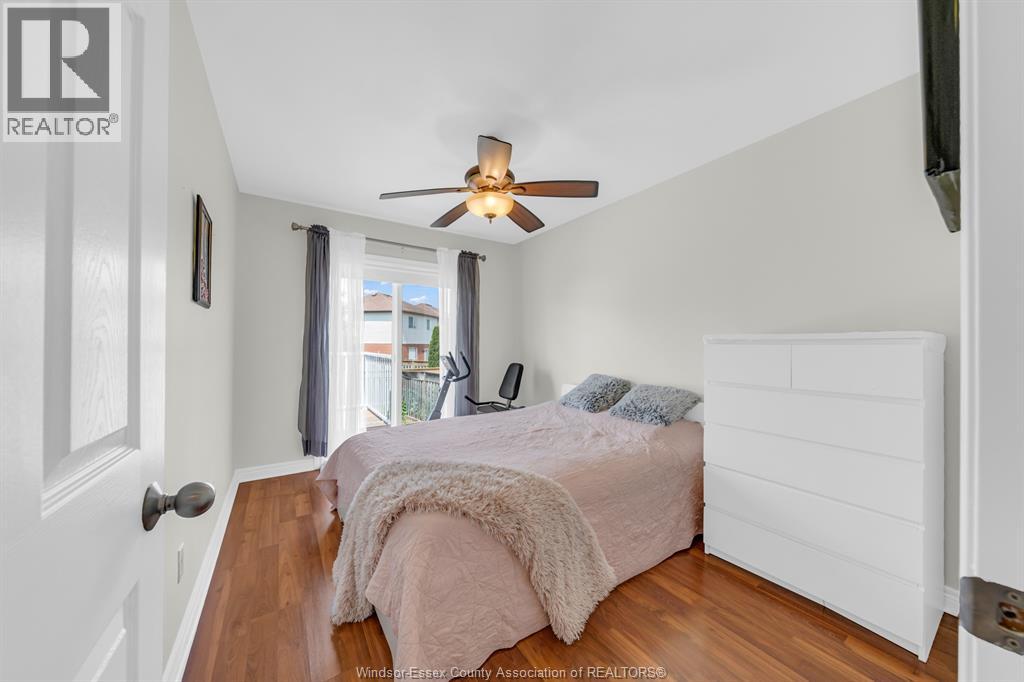 1039 SILVERDALE - 24