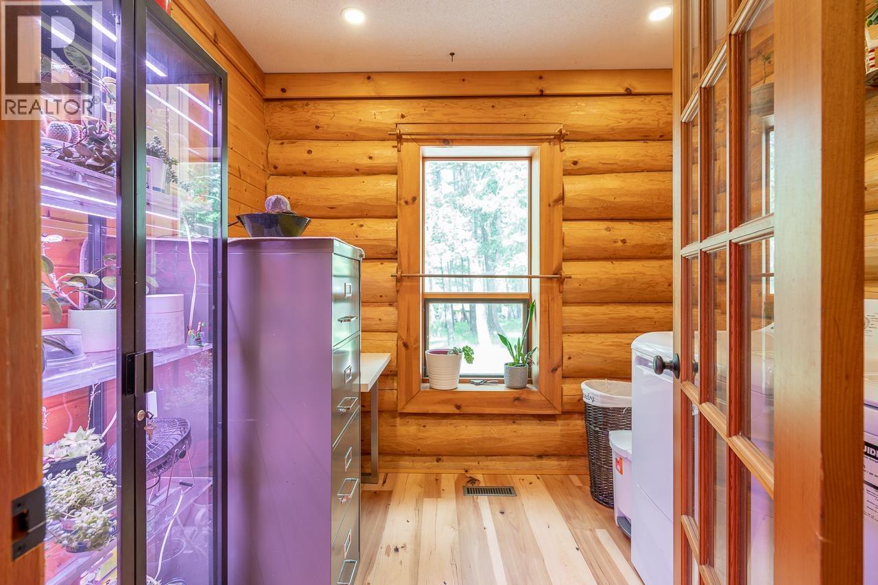5172 KALLUM DRIVE - 27