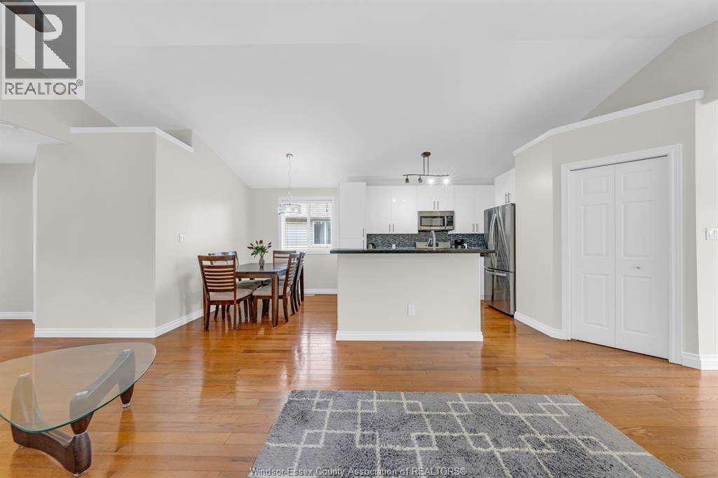 1039 SILVERDALE - 11