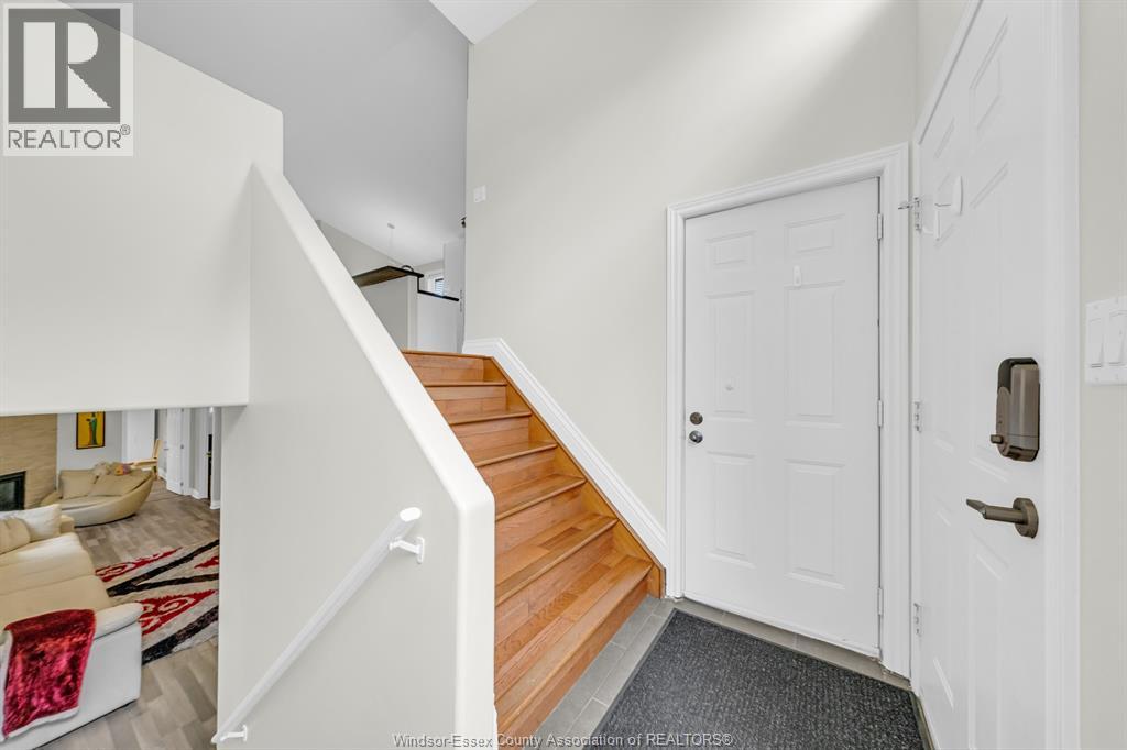 1039 SILVERDALE - 8