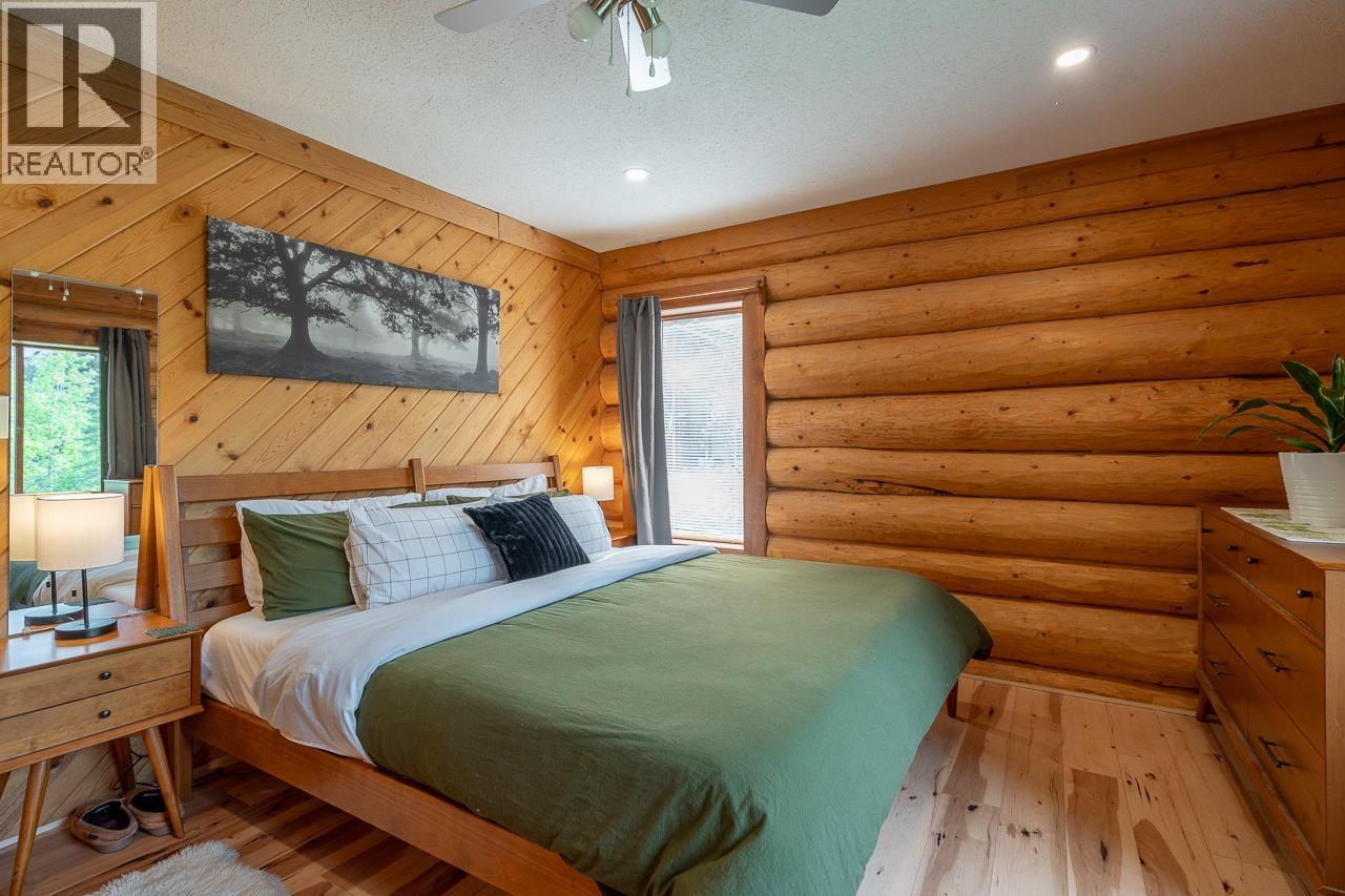 5172 KALLUM DRIVE - 21