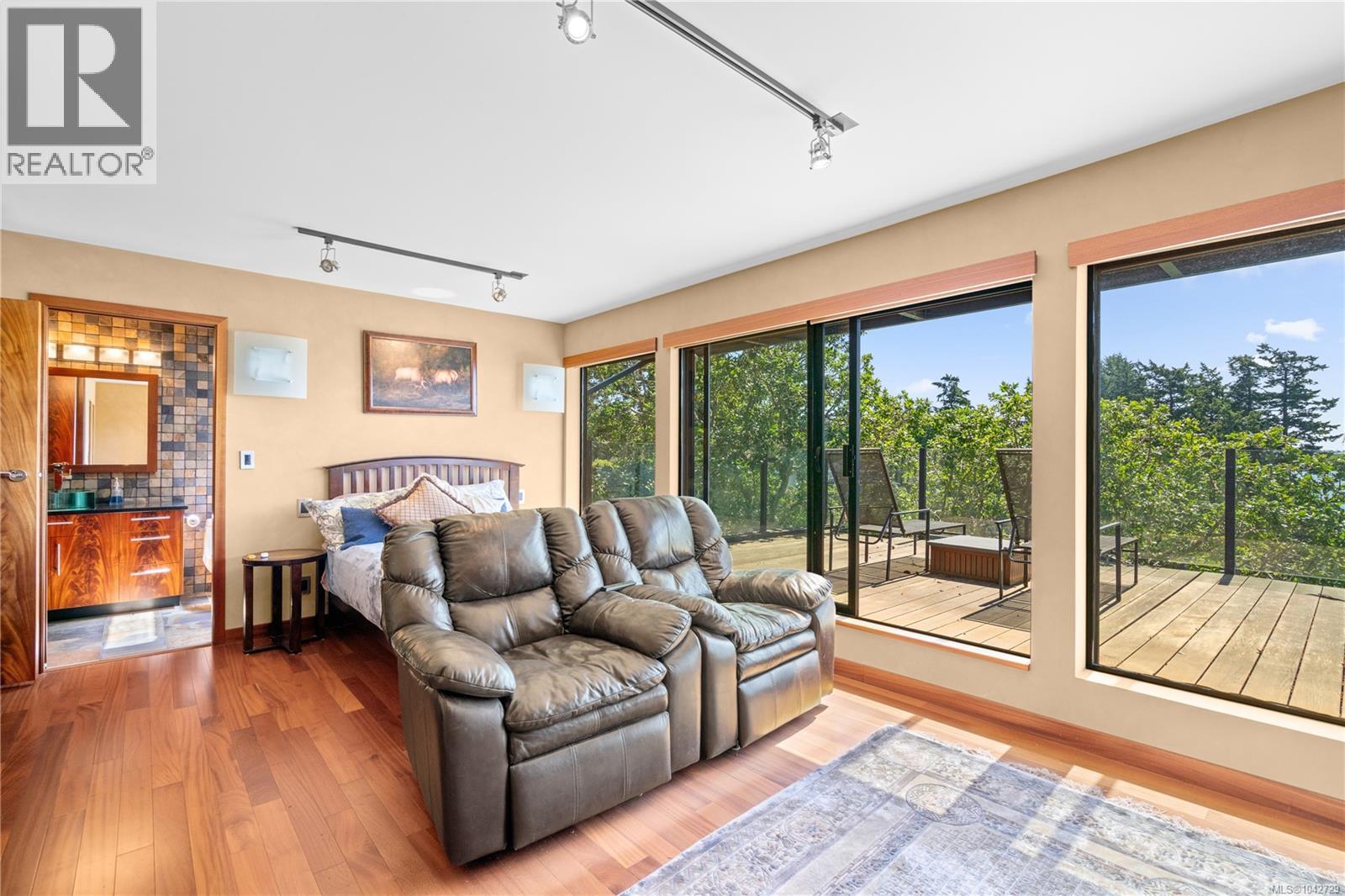 314 Bessborough Ave - 33