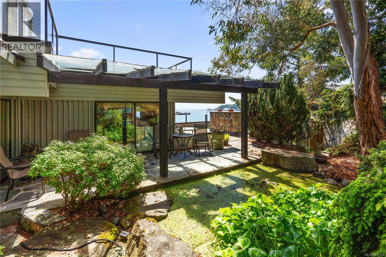 314 Bessborough Ave - 52